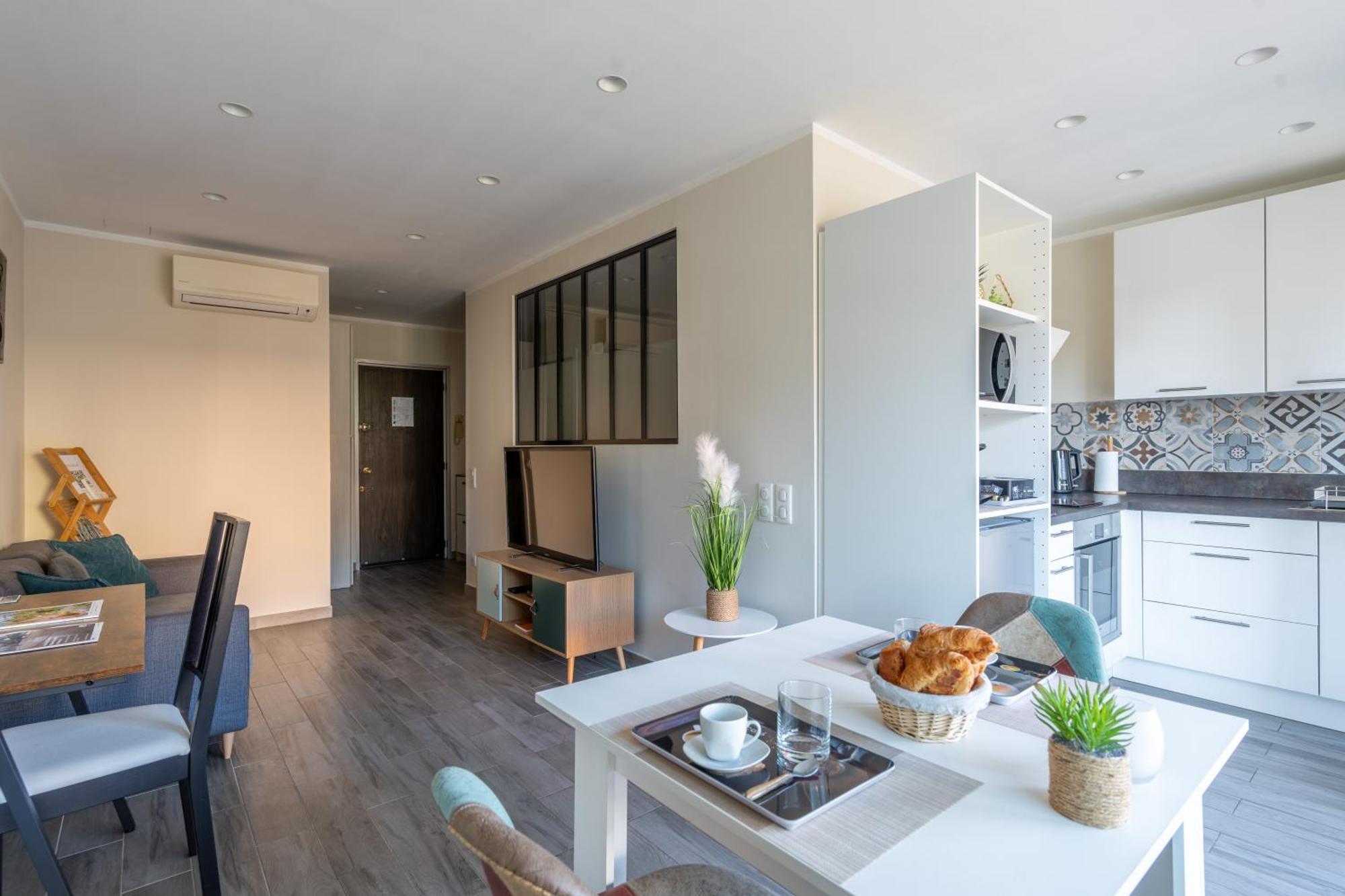 Fabuleux Appartement 2 Personnes Au Coeur De Menton, Climatise Et Proche Gares Routiere Et Sncf Eksteriør billede
